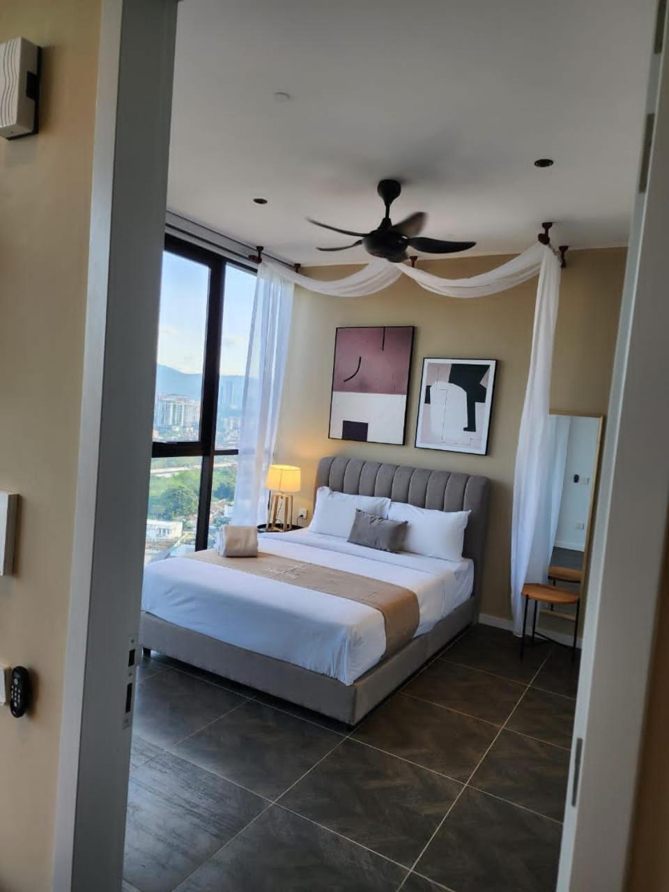 Scarletz Suites Klcc By Gc Luxury Suites Куала-Лумпур Екстер'єр фото
