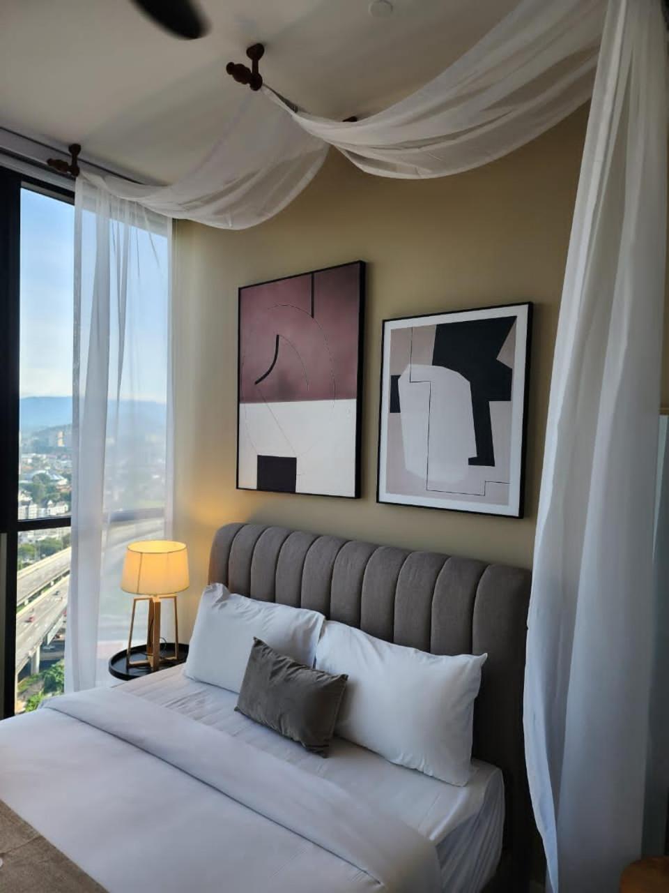 Scarletz Suites Klcc By Gc Luxury Suites Куала-Лумпур Екстер'єр фото
