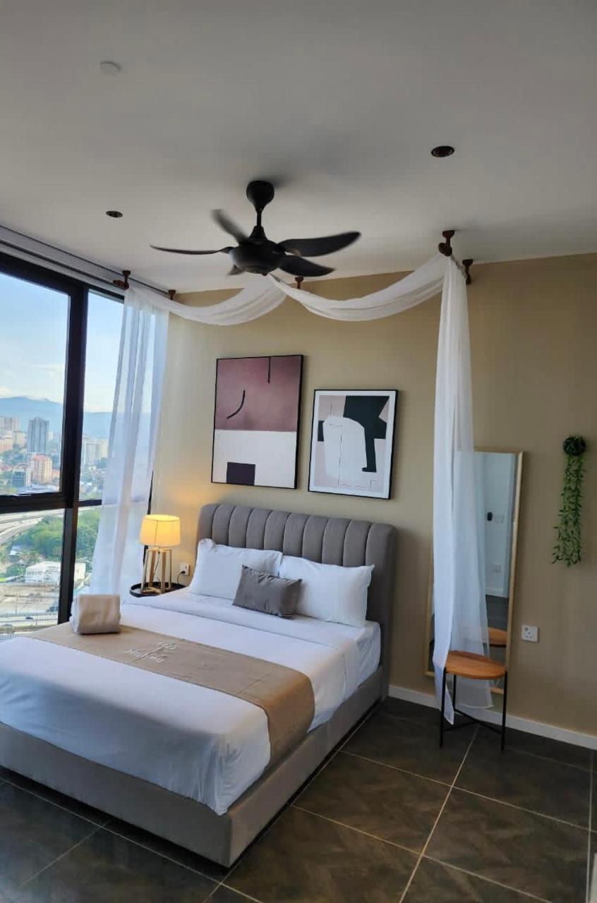 Scarletz Suites Klcc By Gc Luxury Suites Куала-Лумпур Екстер'єр фото